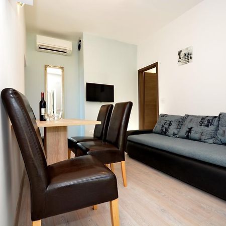 Apartments Clara ニン エクステリア 写真