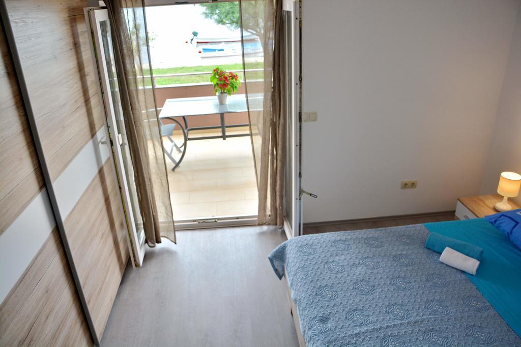 Apartments Clara ニン エクステリア 写真