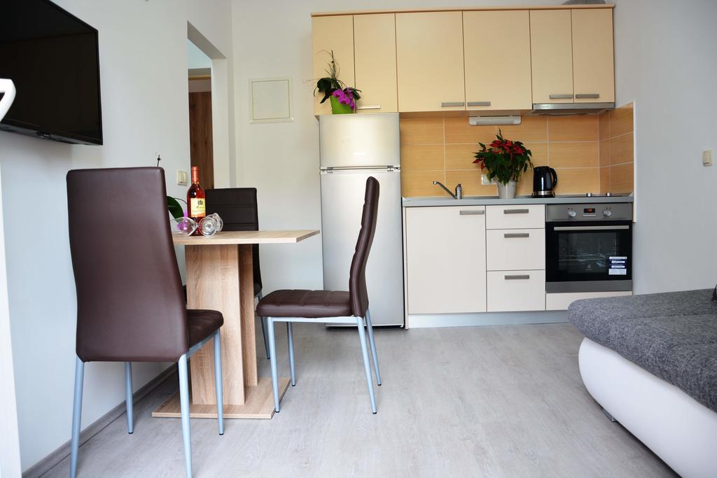 Apartments Clara ニン エクステリア 写真