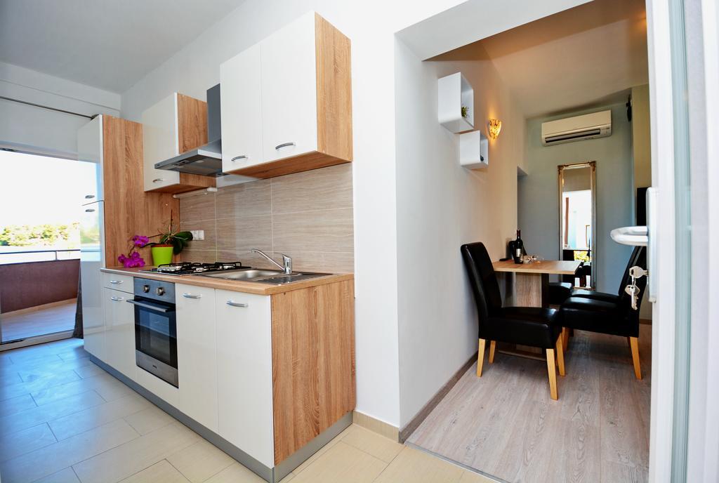 Apartments Clara ニン エクステリア 写真