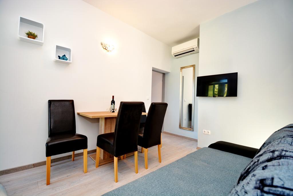 Apartments Clara ニン エクステリア 写真